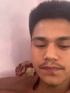 Hullax online show from February 26, 2026, 3:39 am