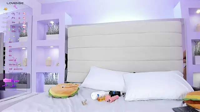 Isabella Daniell online show from January 16, 2026, 3:54 am