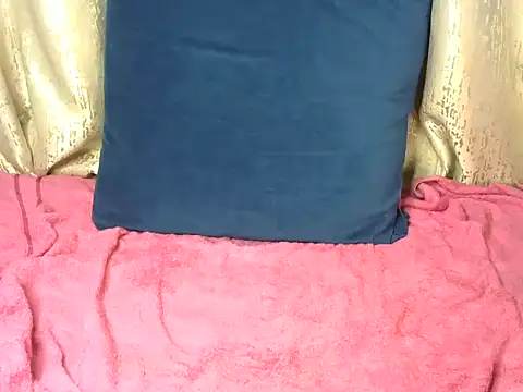 queen mendyz online show from May 17, 2026, 8:20 pm