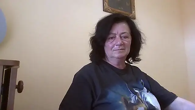 GypsiQueen2 online show from May 12, 2026, 3:29 pm