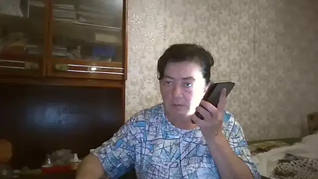 GypsiQueen2 online show from September 19, 2025, 6:56 pm