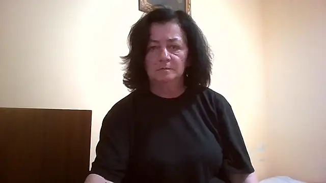 GypsiQueen2 online show from May 26, 2026, 6:17 pm