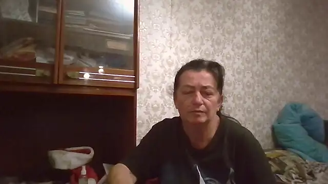 GypsiQueen2 online show from October 1, 2025, 7:18 pm