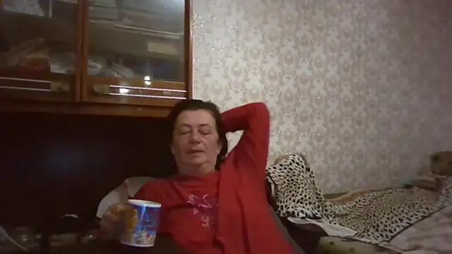 GypsiQueen2 online show from October 11, 2025, 7:26 pm