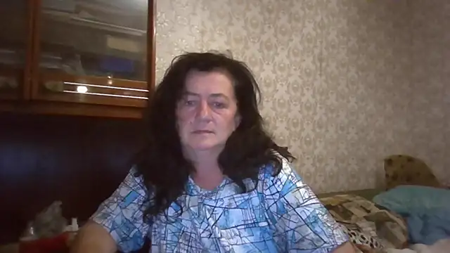 GypsiQueen2 online show from September 17, 2025, 8:00 pm