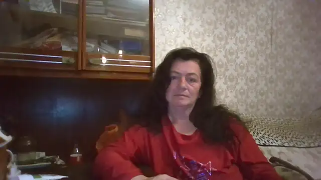 GypsiQueen2 online show from November 16, 2025, 5:39 pm