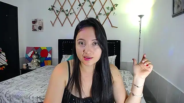 naughty girl 4u online show from April 7, 2026, 7:59 pm