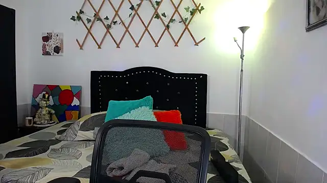 naughty girl 4u online show from March 24, 2026, 8:31 pm