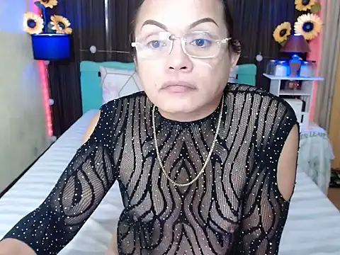 UrAsianPrincessDanie online show from February 17, 2026, 7:22 pm