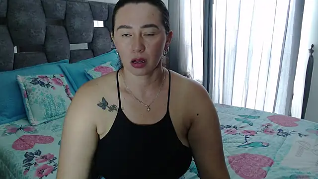 sara hott 1 online show from March 8, 2026, 7:17 pm