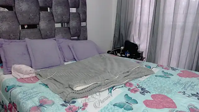 sara hott 1 online show from November 21, 2025, 7:57 pm