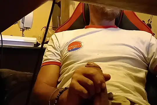 Snapshot of Exhibition974 chatting on October 28, 2025, 3:44 pm Exhibition974 online show from October 28, 2025, 3:44 pm