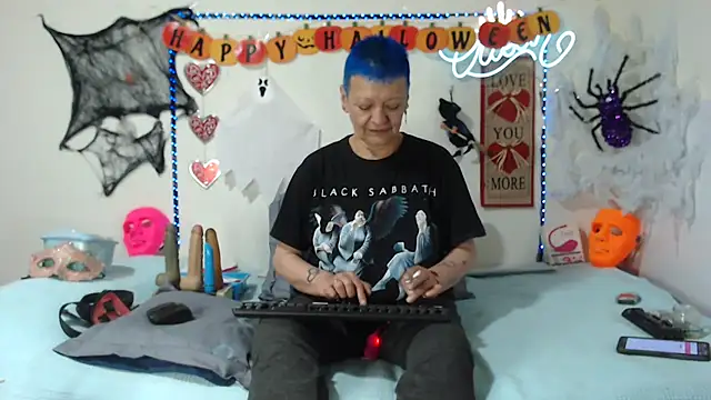 loquitaqueen011 online show from October 13, 2025, 8:54 pm