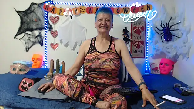 loquitaqueen011 online show from October 5, 2025, 6:20 pm