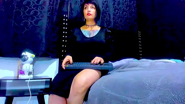 amareto queen online show from February 10, 2026, 11:04 pm