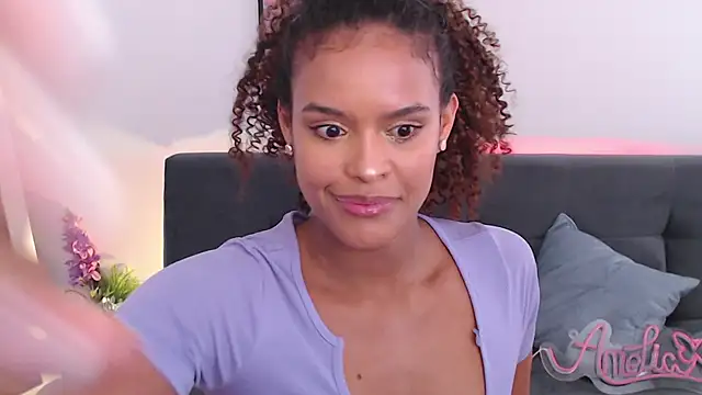 Snapshot of Amelia_bss chatting on February 10, 2025, 8:00 pm Amelia bss online show from February 10, 2025, 8:00 pm