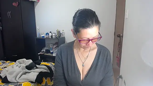 latin49 online show from November 15, 2025, 4:49 am