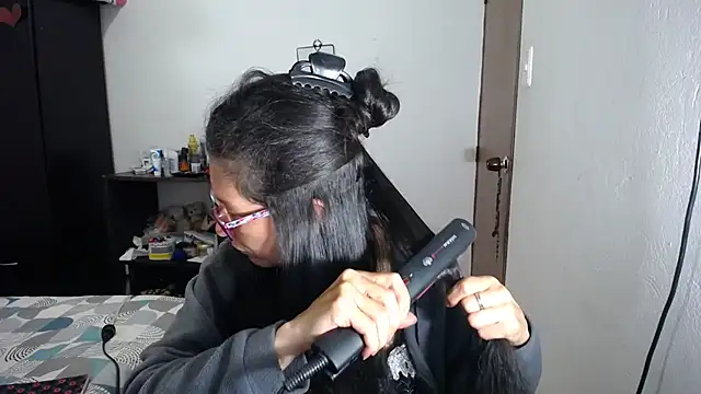 latin49 online show from December 16, 2025, 4:17 am