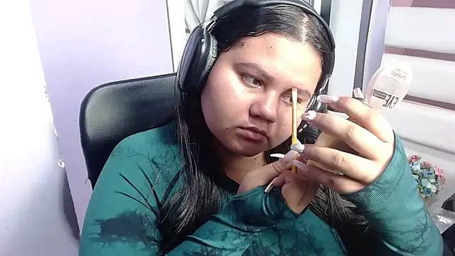 ValenTitis online show from October 24, 2025, 8:52 pm