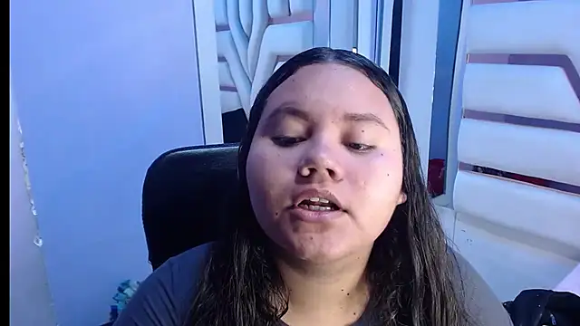 ValenTitis online show from December 3, 2025, 8:30 pm