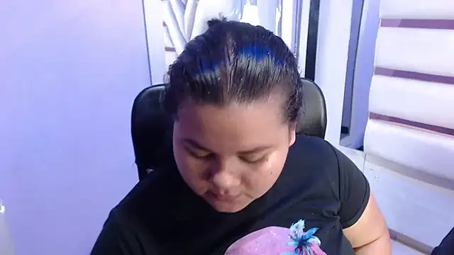 ValenTitis online show from October 18, 2025, 8:22 pm