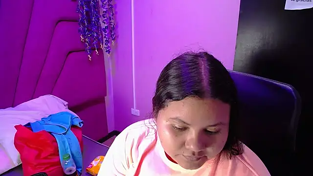 ValenTitis online show from December 18, 2025, 8:34 pm