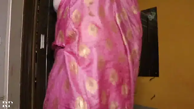 Snapshot of AgniPriya chatting on February 4, 2025, 5:42 am AgniPriya online show from February 4, 2025, 5:42 am