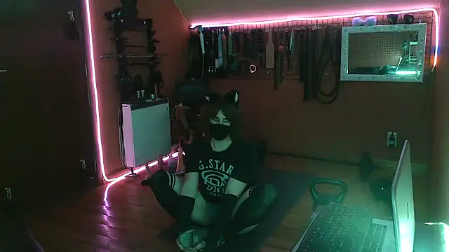 Ginny-the-bdsm-nympho online show from April 9, 2026, 5:19 pm