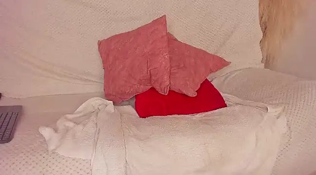 Skarleth69 online show from February 26, 2025, 6:48 pm