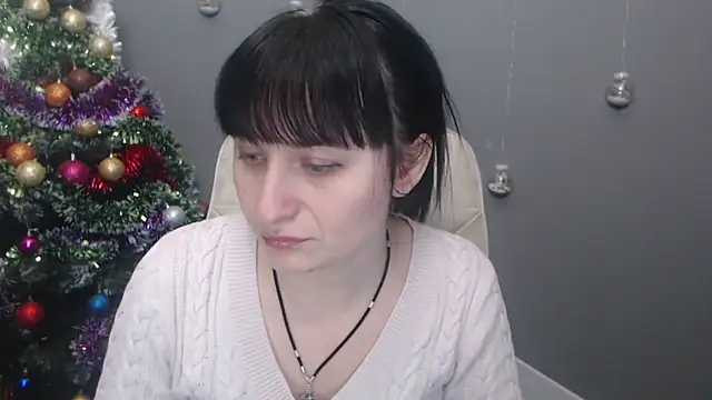 NinaFlawlees online show from December 19, 2025, 1:02 pm