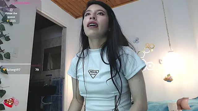 Snapshot of adriscute chatting on February 21, 2025, 11:32 pm adriscute online show from February 21, 2025, 11:32 pm