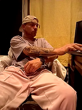 Snapshot of rexflexxx chatting on July 22, 2026, 12:23 am rexflexxx online show from July 22, 2026, 12:23 am