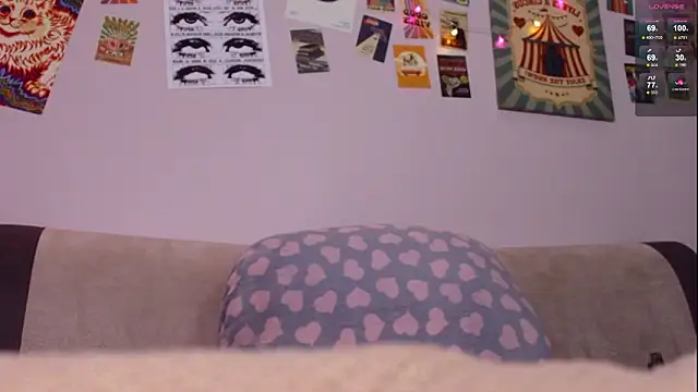 Luna Blake online show from March 12, 2026, 12:42 pm