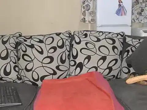 Snapshot of DollyPerryXX chatting on December 28, 2024, 1:18 am DollyPerryXX online show from December 28, 2024, 1:18 am