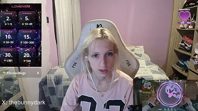 bunnydark00 online show from April 28, 2026, 2:10 am