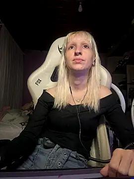 bunnydark00 online show from November 7, 2025, 2:38 am