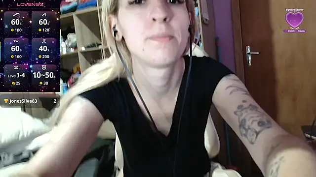 bunnydark00 online show from January 7, 2026, 5:01 am