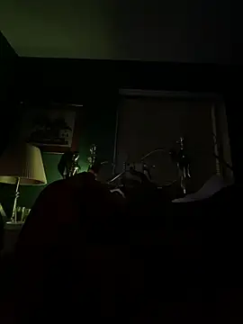 Snapshot of sukisnpaii chatting on April 10, 2026, 11:06 am sukisnpaii online show from April 10, 2026, 11:06 am