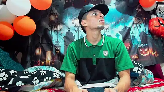 davidlatin66 online show from October 17, 2025, 1:20 am