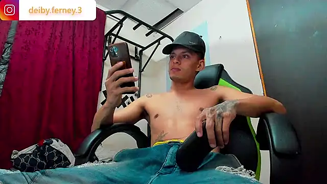 davidlatin66 online show from February 4, 2025, 5:53 am