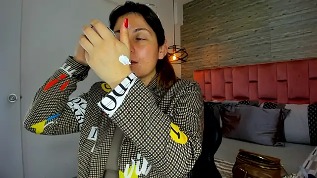 SarahDeyvis online show from October 29, 2025, 1:10 pm