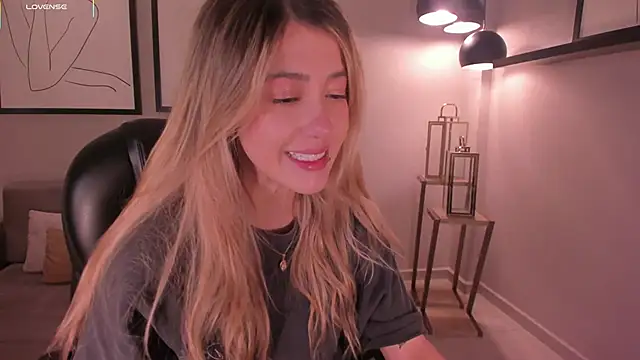 EveBensonX online show from January 9, 2026, 12:12 pm