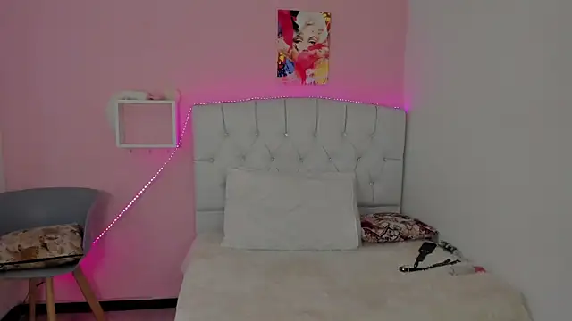 18candys online show from February 20, 2026, 10:22 pm