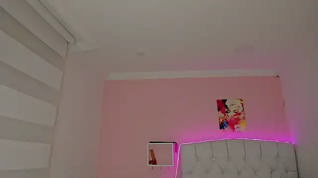 18candys online show from January 19, 2025, 3:50 am