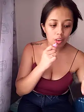 Snapshot of Sofia_888 chatting on February 6, 2025, 8:13 pm Sofia 888 online show from February 6, 2025, 8:13 pm