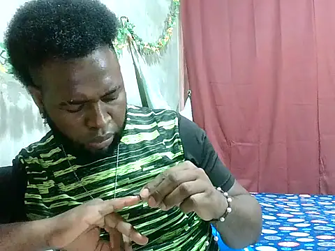 2ocmaxi online show from January 11, 2026, 6:37 pm