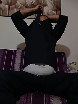 masculine bear daddy online show from December 17, 2025, 5:07 pm