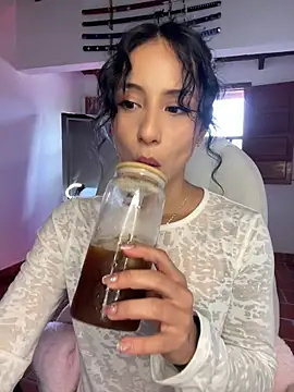 Ale Lewis online show from March 19, 2026, 10:10 pm