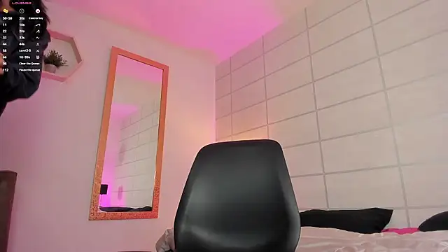 NanaRott online show from March 28, 2026, 8:43 pm