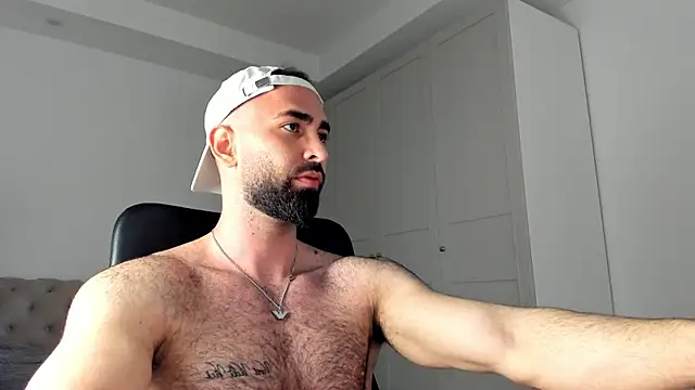 MichaelMasterss online show from April 6, 2026, 11:17 pm